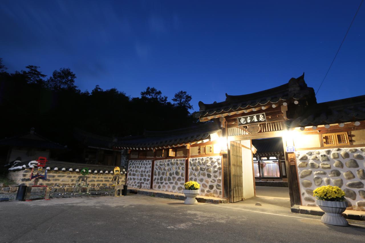 Gwiae Traditional House Yeongcheon Eksteriør billede
